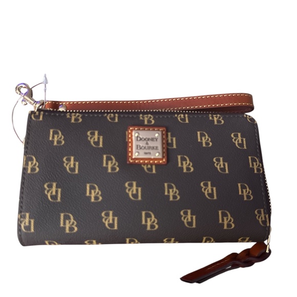 Dooney & Bourke Brown Zip Around Wristlet NWT - Picture 1 of 15